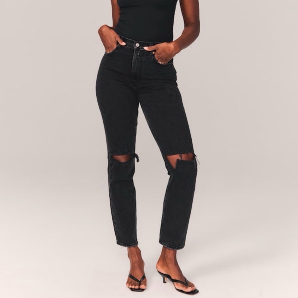 Abercrombie Curve Love Ultra High Rise 90s Straight black distressed jeans